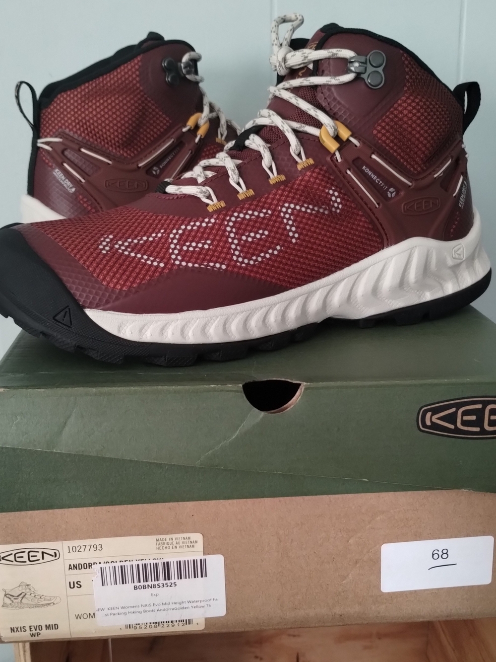 KEEN Women's Burgundy Hiking Mid Boots